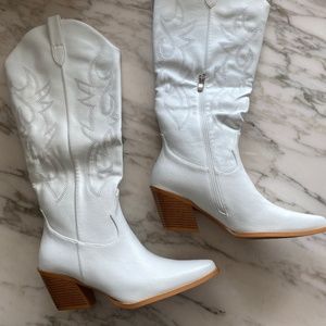 NWT - White Cowboy Boots
